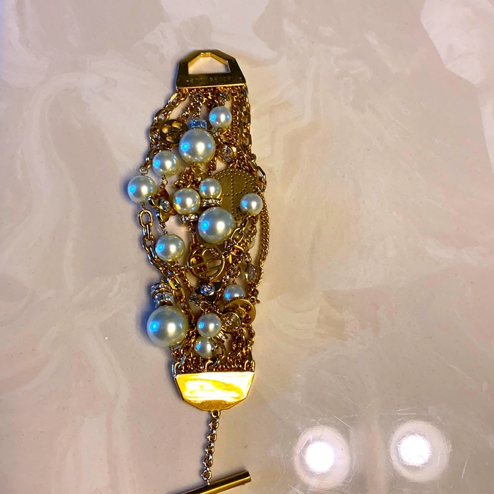 Beautiful Henri bendel bracelet